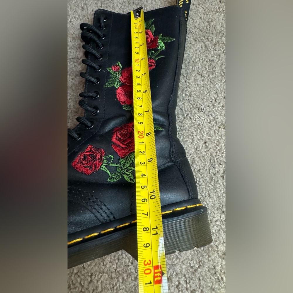 Size 7 Doc Martens - Picture 3 of 4